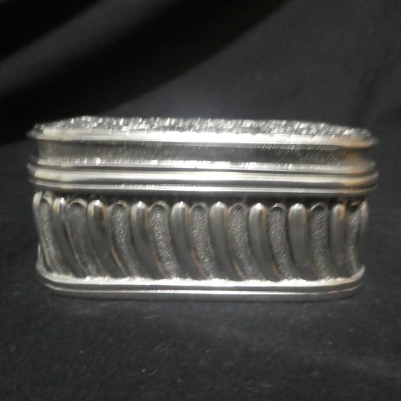 ROYAL SELANGOR | Floral Storage Chest | Pewter | Vintage - Picture 6 of 13